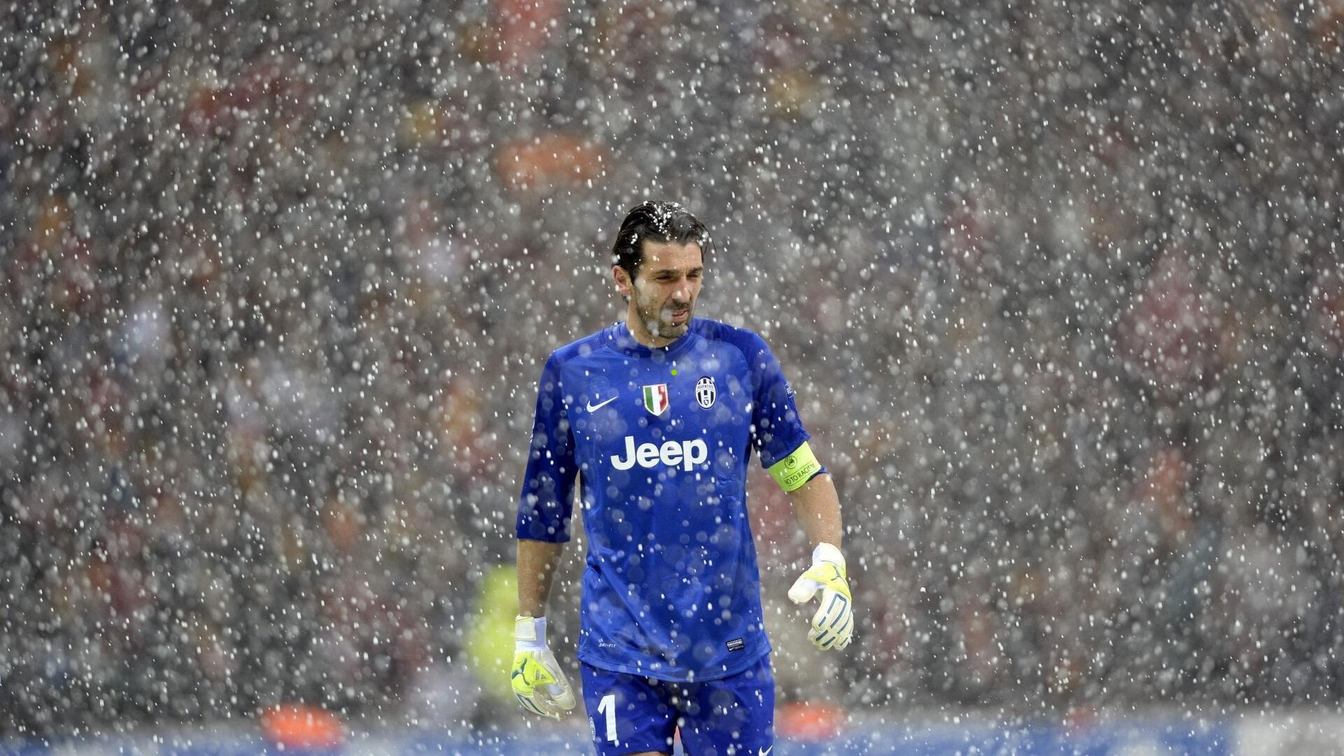 津媒热评李嗣镕，颜值与实力并重，首秀四分钟进球创队史新纪录